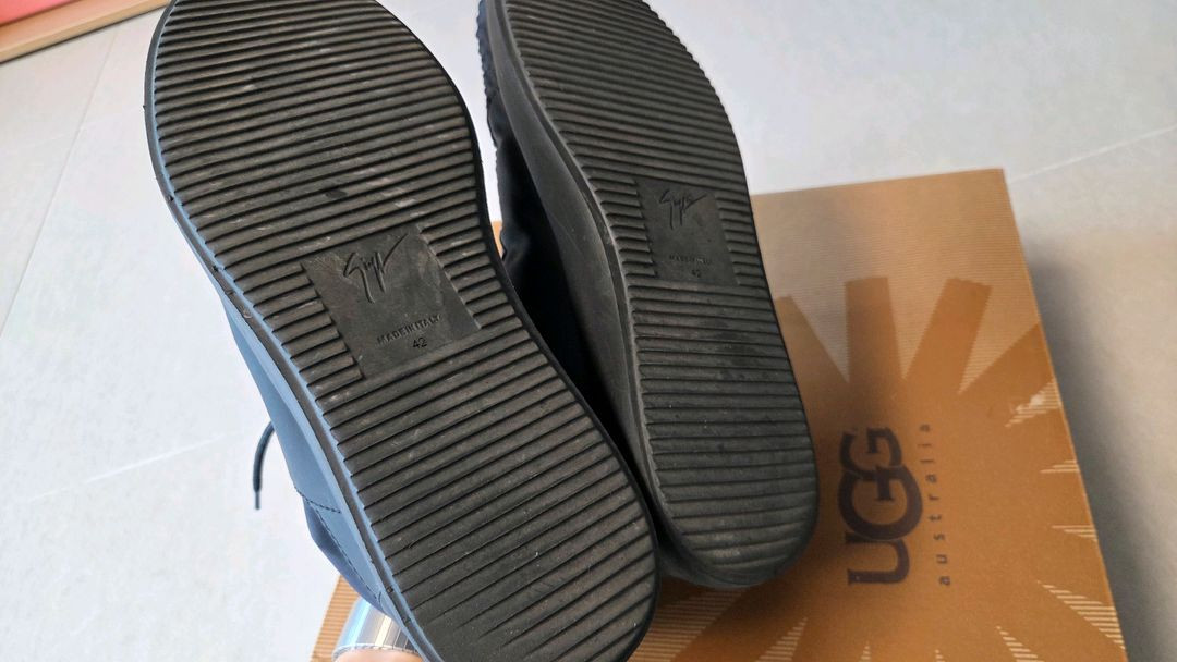 쥬세페자노티 실버메탈 스니커즈 이미지