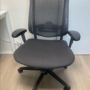 허먼밀러 celle 체어 이미지