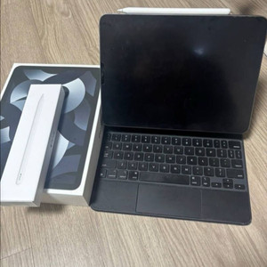 아이패드 에어11 5세대(m1) + 애플펜슬 2세대 + 매직키보드(정품) 이미지