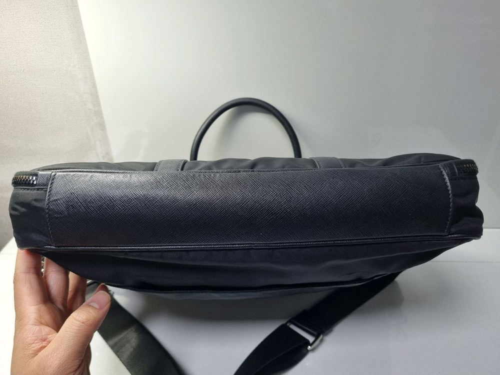 프라다 브리프케이스 서류가방 이미지