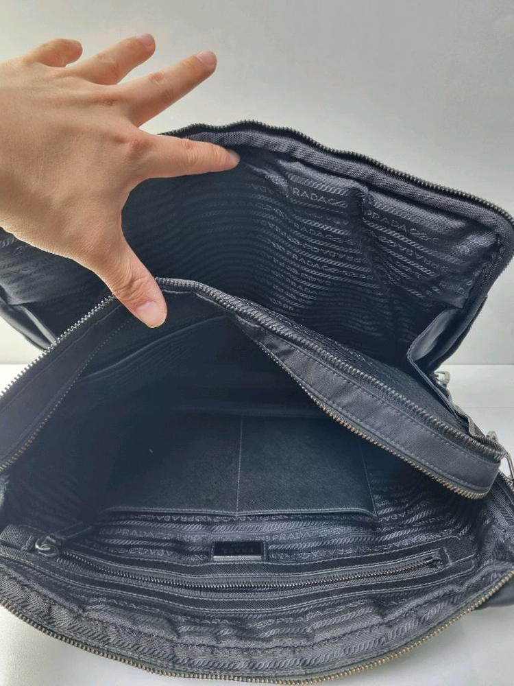 프라다 브리프케이스 서류가방 이미지