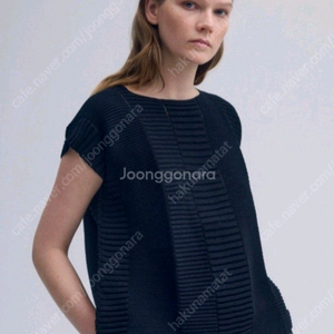 이세이미야케 플리츠플리즈 칼럼니트 탑 블랙 새상품 이미지