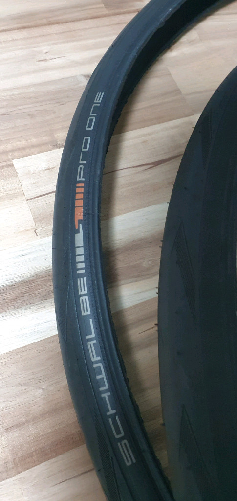 슈발베 프로 원 로드자전거 타이어 이미지