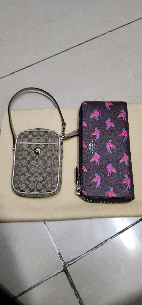 코치 탑핸들 크로스백 이미지