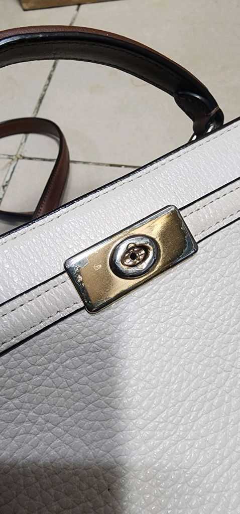 코치 탑핸들 크로스백 이미지