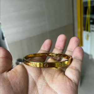 까르띠에 러브팔찌 이미지