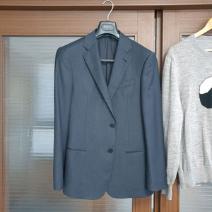 알마니 꼴레지오니 울캐시미어혼방 투버튼 수트 48 이미지