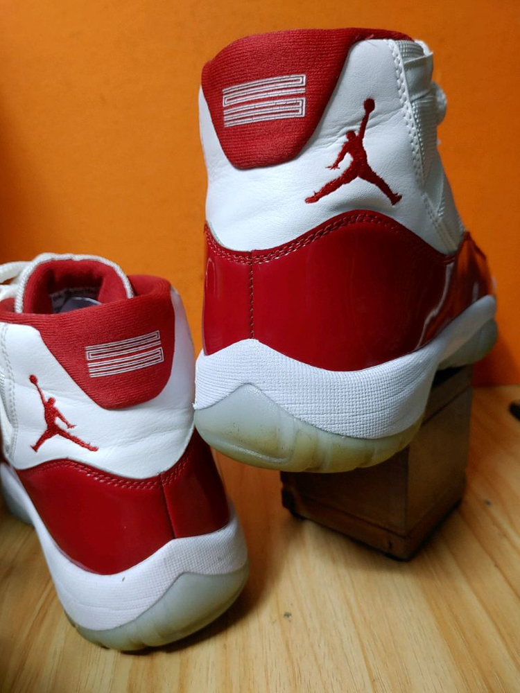 나이키 조던11레트로 바시티 레드(US9표기270추천사이즈265) 이미지