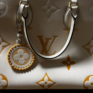 (정품) 루이비통 온더고 MM 아이보리 토트백.가방 !! 이미지