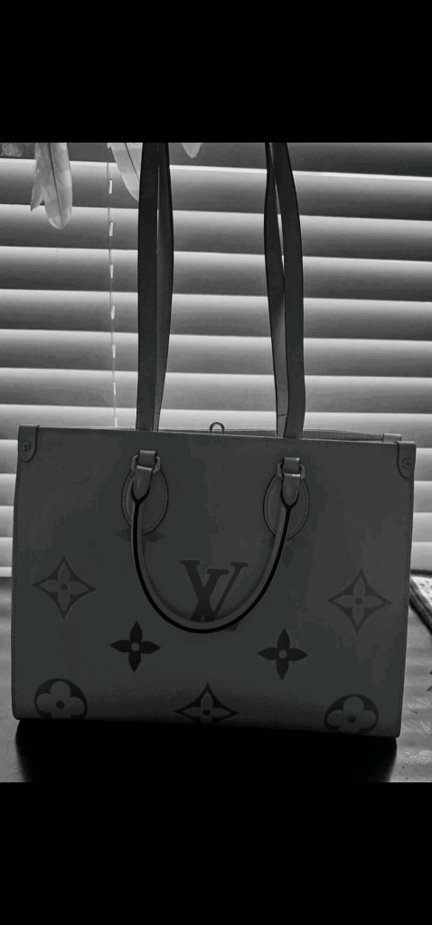 (정품) 루이비통 온더고 MM 아이보리 토트백.가방 !! 이미지