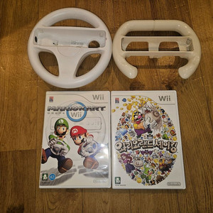 [Wii]닌텐도위 마리오카트 핸들 2개 + 인기 게임 2종 (마리오카트/와리오) 일괄판매 이미지