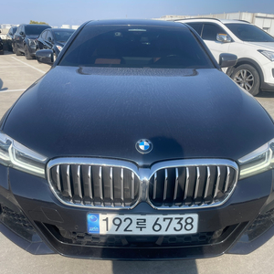 5시리즈 (G30)520i M 스포츠 23년01월 41,111km 완전무사고 차량 팝니다. 이미지