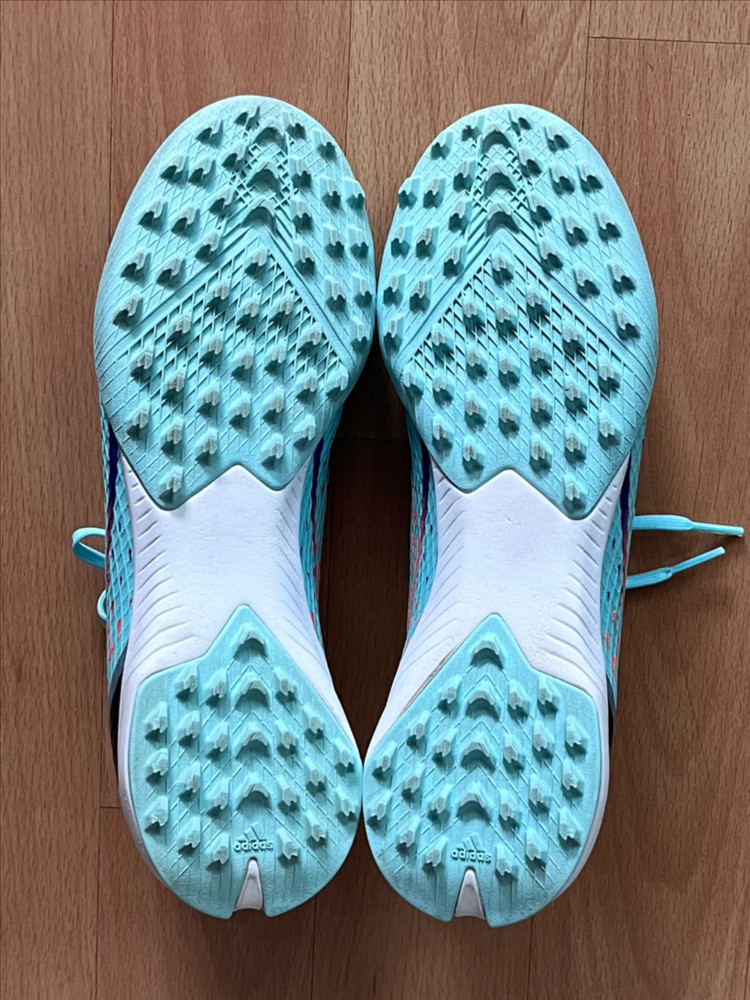 아디다스 아동 풋살화(사이즈 245~250) 팝니다. 이미지