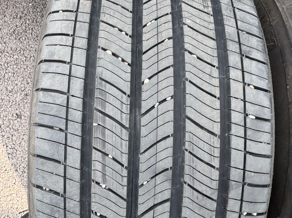 215 50 17 미쉐린 2본 이미지