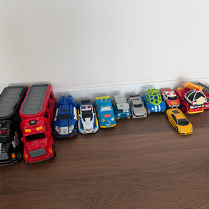 자동차 미니카 장난감 이미지