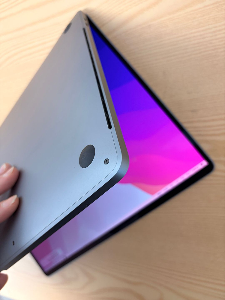 맥북프로 터치바 16인치 라데온 프로 I7-9 16GB 512GB 이미지