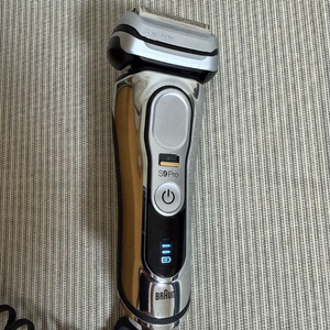 브라운 BRAUN S9Pro 에스나인 면도기 전기 쉐이빙 면도 정품새상품급면도기 충전기 구성 사진참고개인입니다가까운 이미지