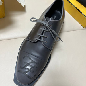 펜디 FENDI 캘리그라피 로고 스퀘어토 그레이 레이스업 슈즈 260사이즈 새제품 이미지