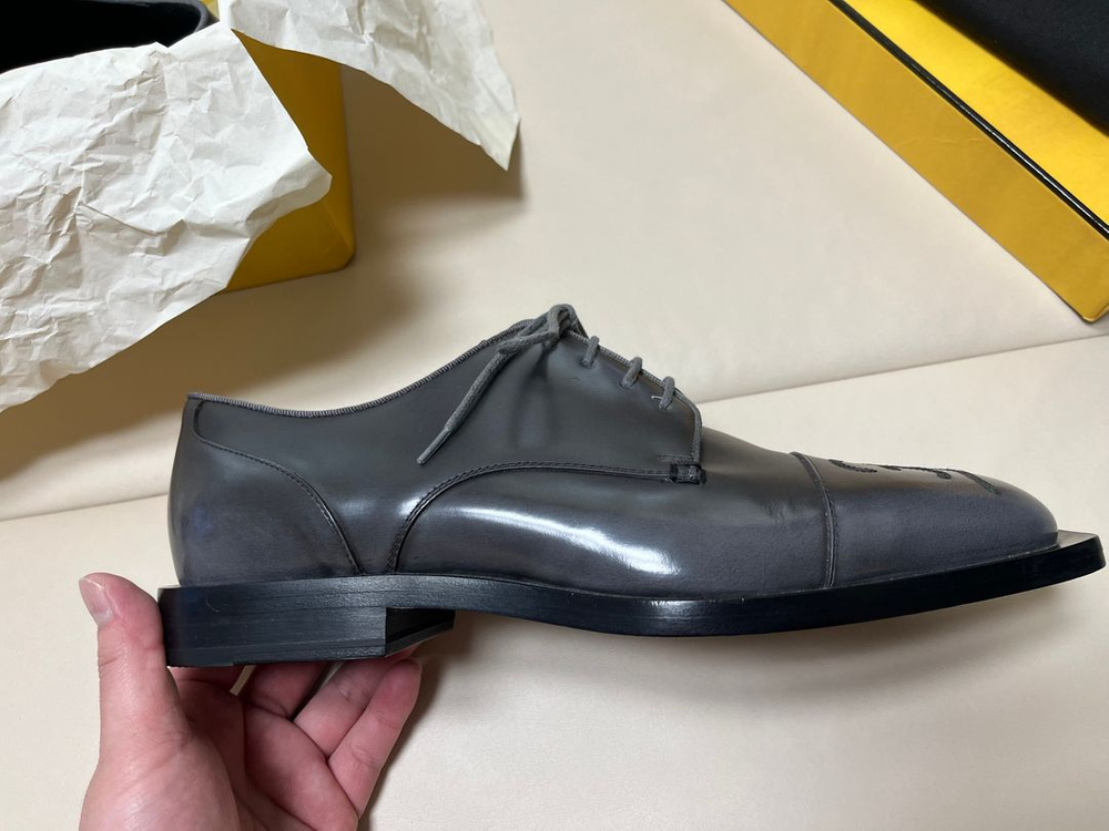 펜디 FENDI 캘리그라피 로고 스퀘어토 그레이 레이스업 슈즈 260사이즈 새제품 이미지