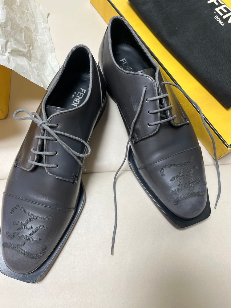 펜디 FENDI 캘리그라피 로고 스퀘어토 그레이 레이스업 슈즈 260사이즈 새제품 이미지