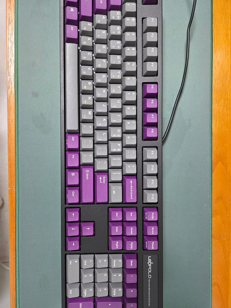 레오폴드 FC900R PD 그레이/퍼플 키보드 이미지