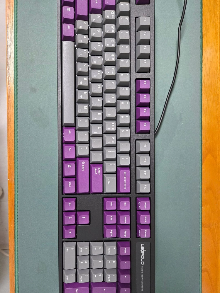 레오폴드 FC900R PD 그레이/퍼플 키보드 이미지