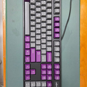 레오폴드 FC900R PD 그레이/퍼플 키보드 이미지