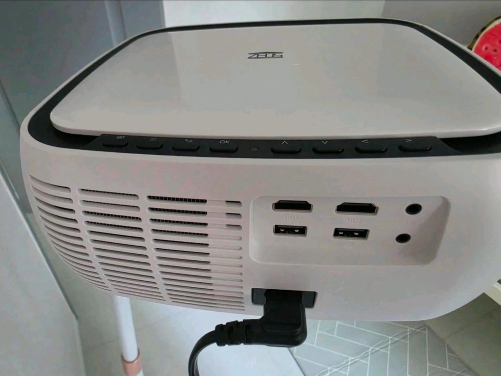 제우스빔프로젝터 고화질 FHD 빔프로젝터 ZEUS L1300 이미지
