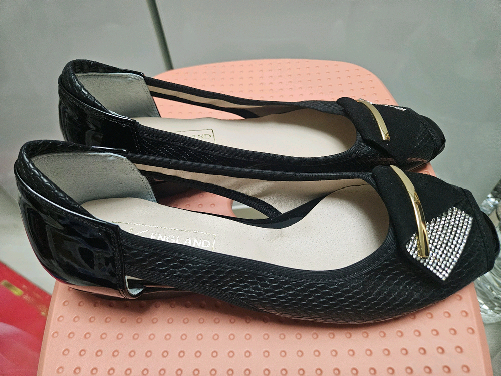 245,250블랙 큐빅 장식 여성 플랫 슈즈(새상품) 이미지