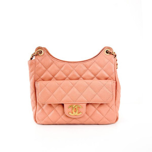 샤넬 여성 샤이니 크럼플드 호보백 캐비어 포켓 체인 크로스 숄더백 핑크 이미지