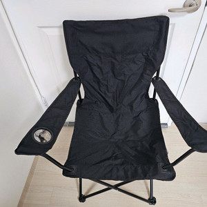 접이식 팔걸이 캠핑용 휴대용 의자 이미지