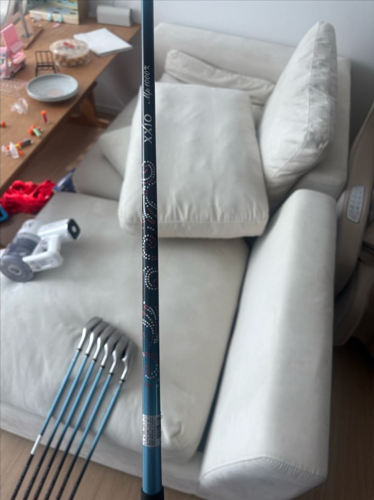 젝시오 1300k 여성용 골프채 풀세트 팝니다. 이미지