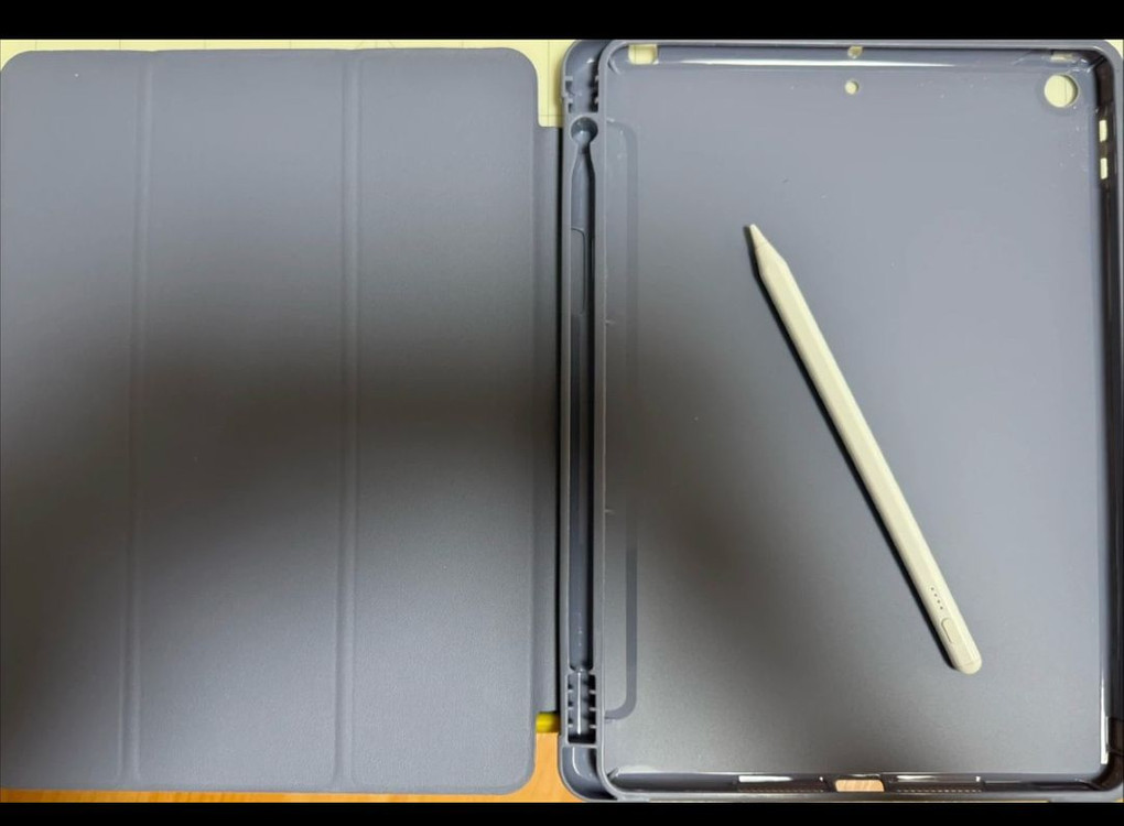 아이패드 8세대 WiFi 32GB 스페이스 그레이 + 짭플펜슬 + 케이스 이미지