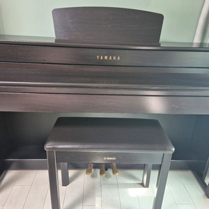 야마하 디지털 피아노 CLP-635R 이미지