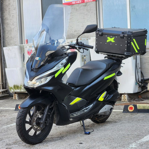 18년식/pcx125cc/3만/배달세팅/깨진곳없고저키로수에최상급매물팝니다 이미지