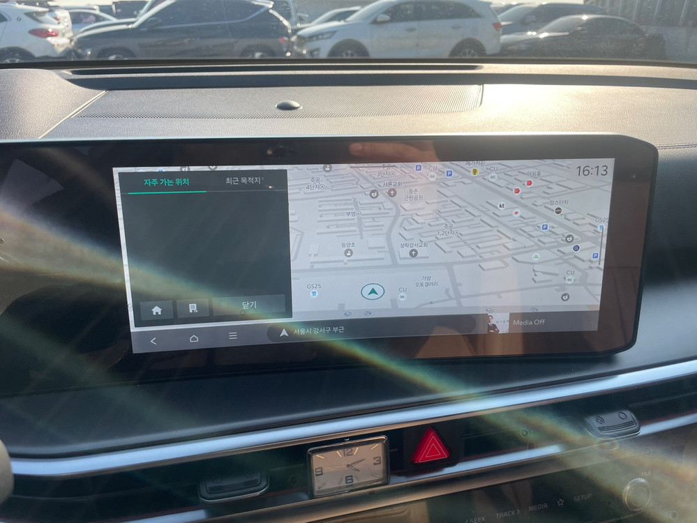 더 뉴 쏘렌토 4세대가솔린 2.5T 4WD시그니처 25년06월 13601km 완저무사고 차량 판매합니다. 이미지