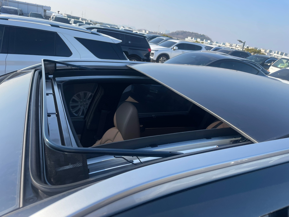 더 뉴 쏘렌토 4세대가솔린 2.5T 4WD시그니처 25년06월 13601km 완저무사고 차량 판매합니다. 이미지