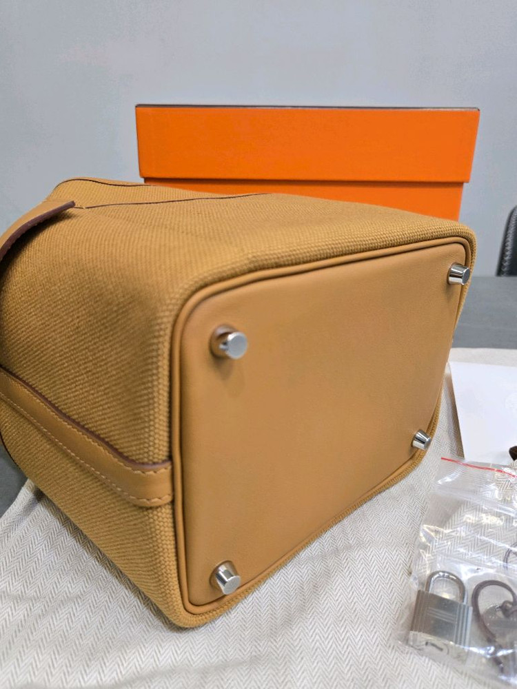 에르메스 카고 피코탄18 이미지