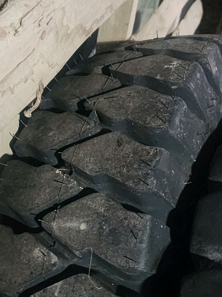 지게차 타이어 휠 포함 8.25-15 7.00-12 금호타이어 825 15인치 700 12인치 이미지