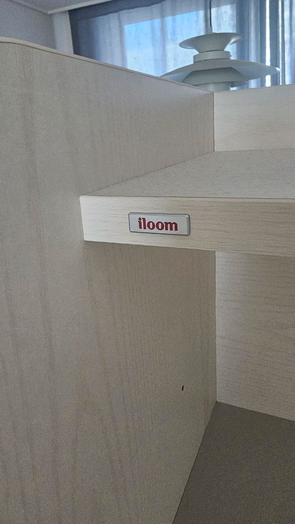 이타카네 독서실책상 이미지