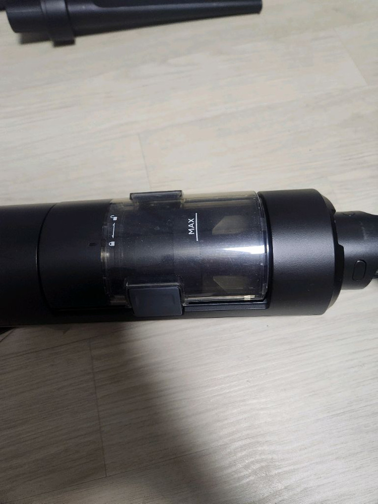 발뮤다 더 클리너 검정 무선청소기 이미지