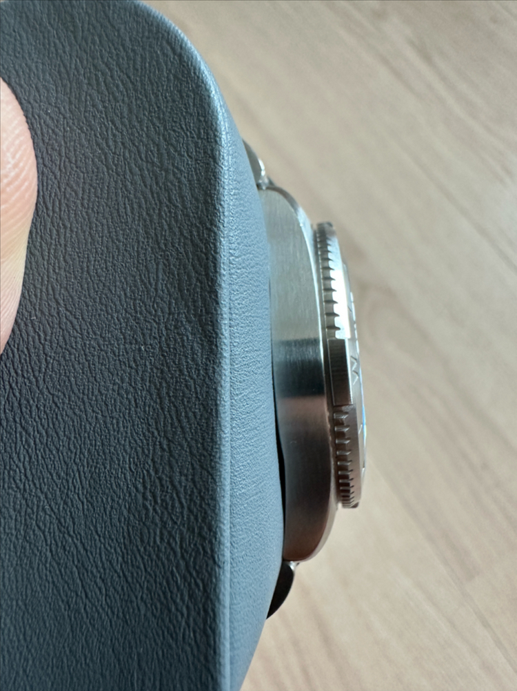 해밀턴 카키필드 익스페디션 37mm 흰판 이미지