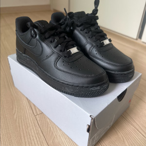 나이키 에어포스 1 07 올블랙 판매합니다. 이미지