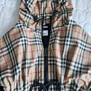 버버리바람막이 여성 새거급 이미지