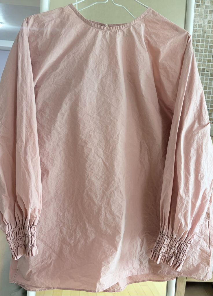 럭키룸 스모크 블라우스 이미지