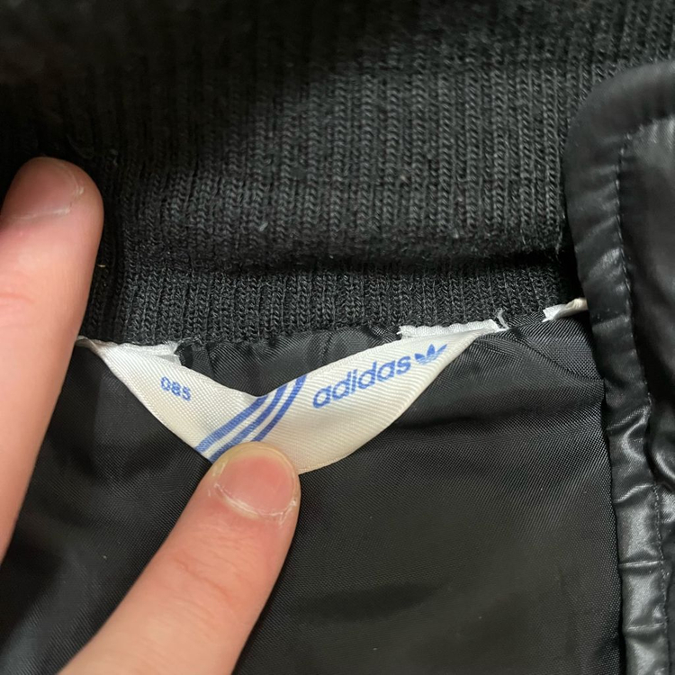 아디다스 여성 실버 로고 블랙 패딩 조끼 85사이즈 이미지