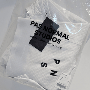 파스노말스튜디오 메카니즘 화이트 빕 남자 M사이즈 이미지