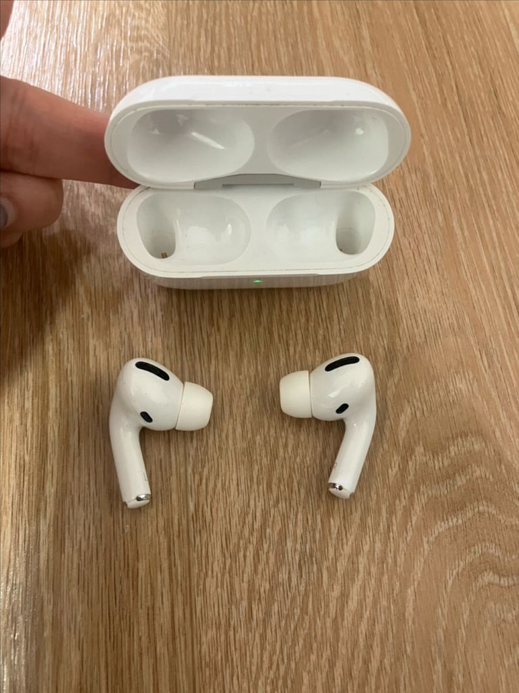 무선 이어폰 프로 2세대 이미지