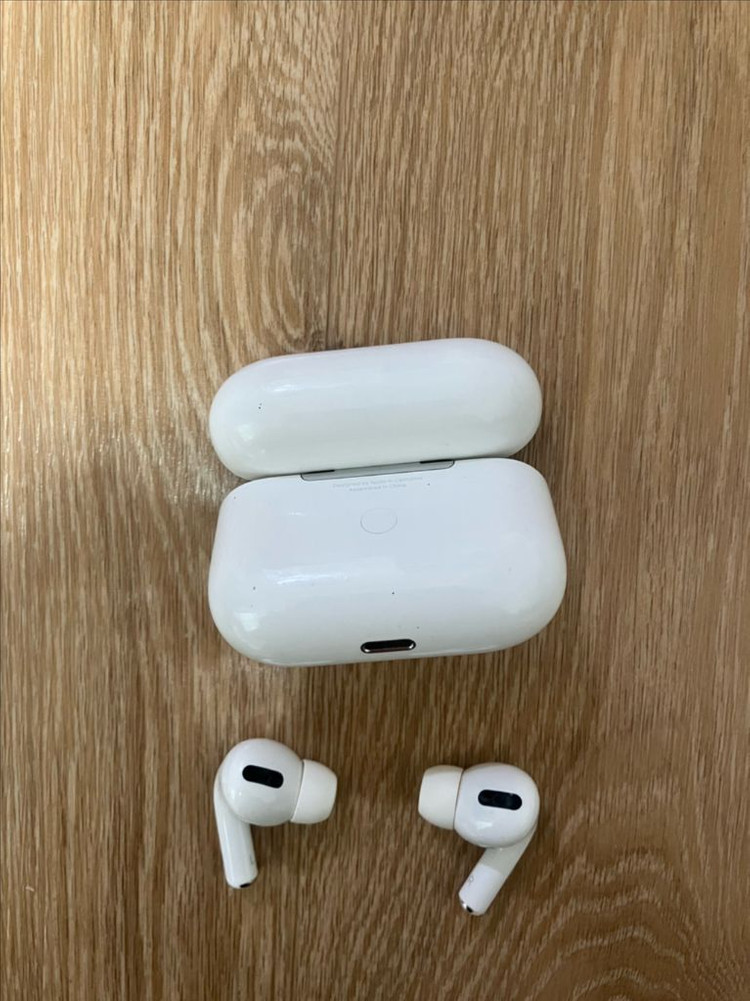 무선 이어폰 프로 2세대 이미지