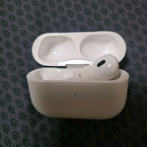 에어팟 프로 2, C 타입 판매합니다. 이미지
